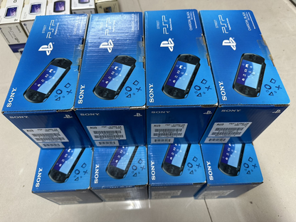 【Sony】PSP E1002 歐規全新機 (送Sony原廠耳掛式耳機、原廠記憶卡，極具收藏價值)